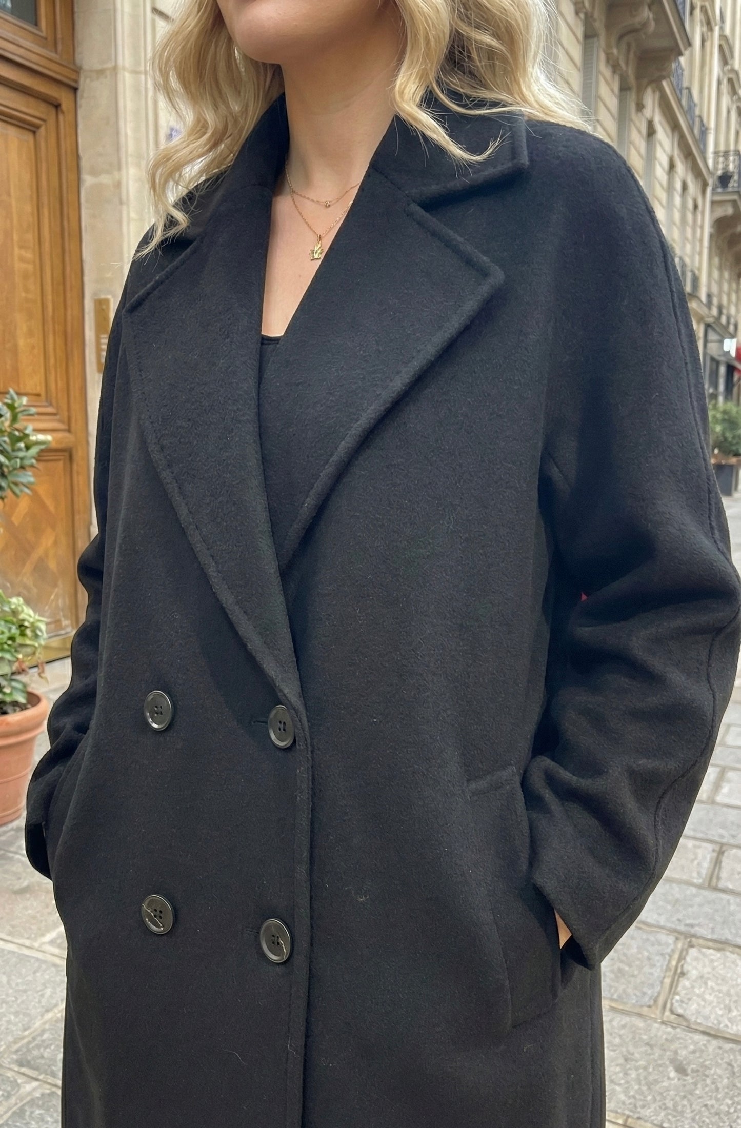 Abrigo Clásico Cruzado de Lana - Negro Intenso