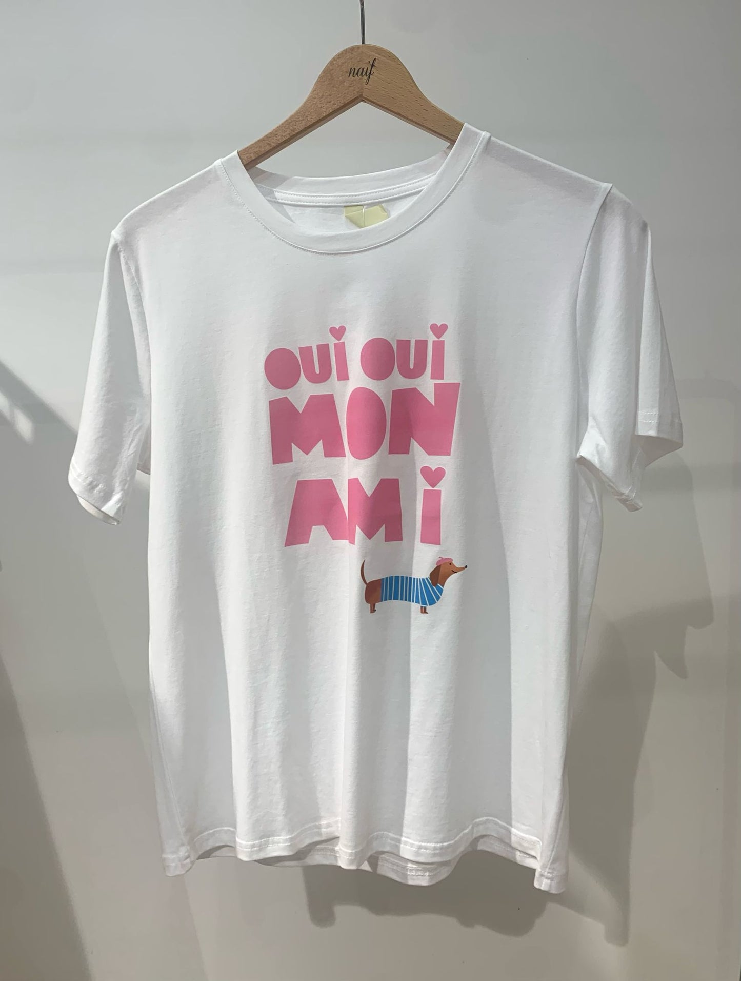 Camiseta de cuello redondo letras