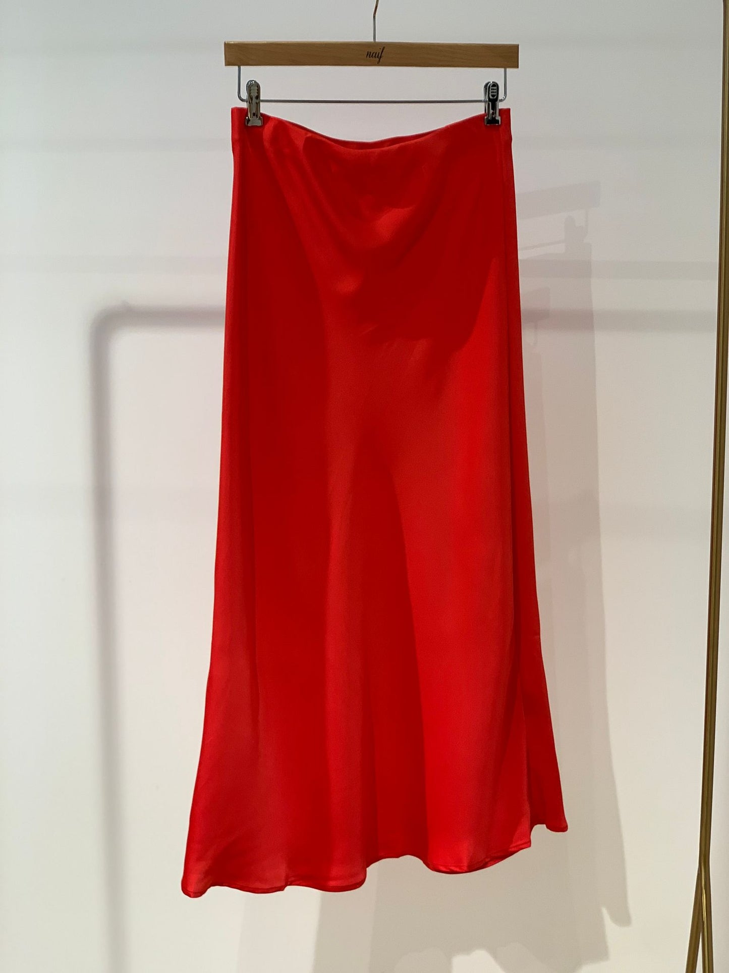 Falda larga roja