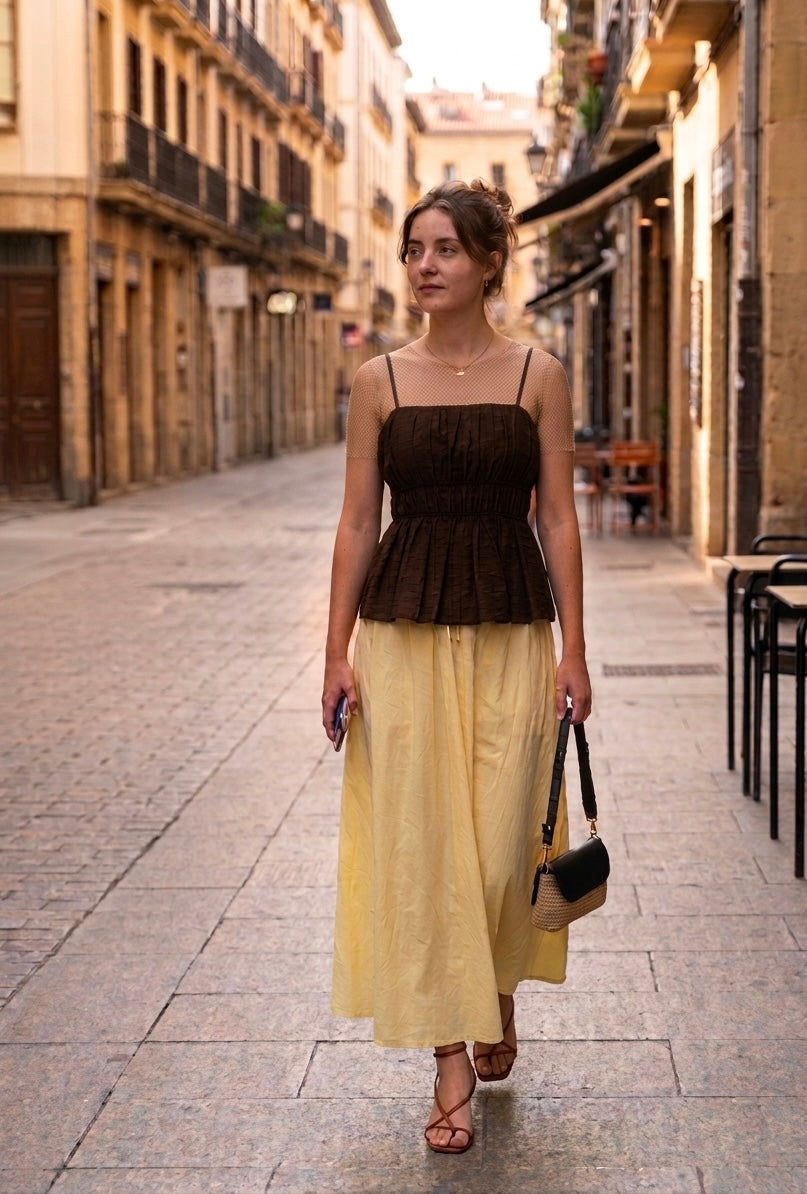 Blusa de tirantes marrón y blanco
