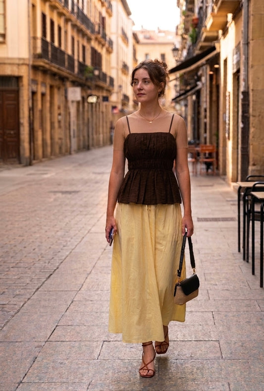 Blusa de tirantes marrón y blanco