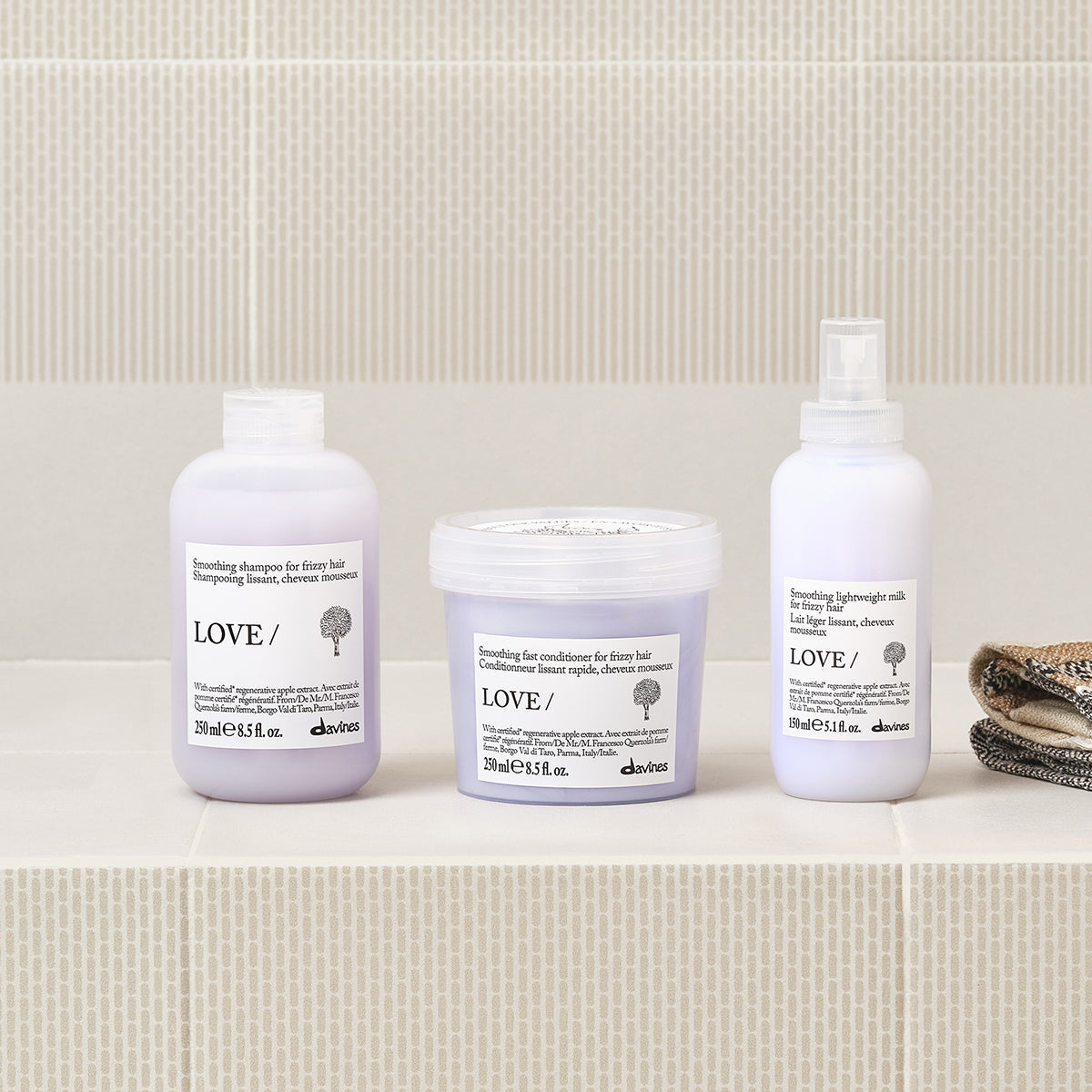 LOVE SMOOTHING Lightweight Milk 150 ml en uso